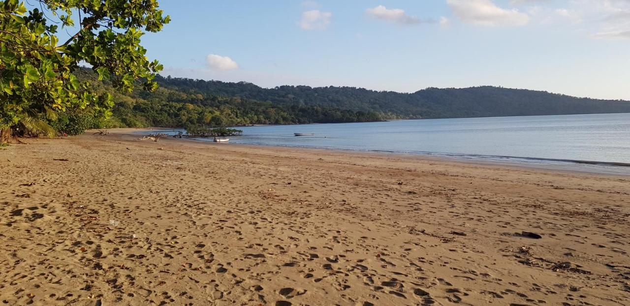 Joli F3 A Une Minute De La Plage Boueni Buitenkant foto