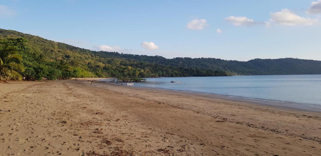 Joli F3 A Une Minute De La Plage Boueni Buitenkant foto